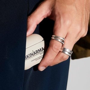 Skinarma etui Spunk AirPods 4             niebieski/blue 8