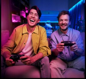 Philips Hue Play HDMI 8K synchronizuje do 10 lamp żarówki LED nowe 4