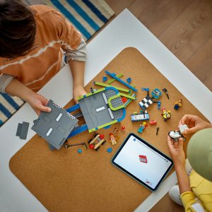 City Bez granic: tor z rampami dla wyścigówek (60460) 3