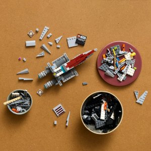 Star Wars Krążownik szturmowy typu Acclamator (75404) 2