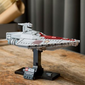Star Wars Krążownik szturmowy typu Acclamator (75404) 3