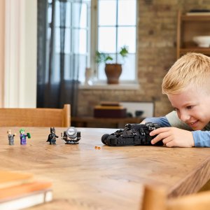 LEGO DC Super Heroes Tumbler Batmana™ kontra Dwie Twarze i Joker™ (76303) 4