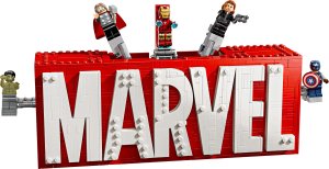 Marvel Logo MARVEL z minifigurkami  (76313) 8