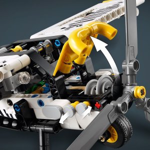 LEGO Technic Samolot transportowy (42198) 5