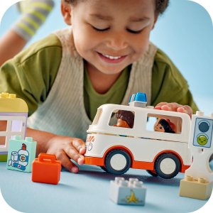 Duplo Karetka z kierowcą (10447) 6