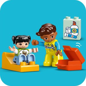 Duplo Karetka z kierowcą (10447) 7