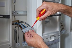 Bosch Zestaw 14 wkrętaków izolowanych VDE 5