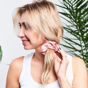 Yeye Satynowa gumka do włosów Ecru 2