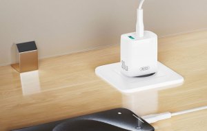 Ładowarka sieciowa XO CE30, 30W, 1x USB-C, 1x USB-A 5