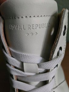 Dare Buffer High Top - Women | Black | Size: 36 15