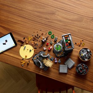 LEGO Ideas Disney: Miasteczko Halloween Tima Burtona (21351) 2