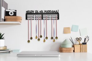 Wieszak na medale Nigdy się nie poddawaj! 4