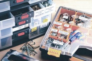 Brother taśma bezbarwna TZ-151 nadruk czarny 3