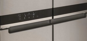 Whirlpool Refrigerator | WQ9 E2L EF | Energy efficiency class E | Free standing | Side by side | Height 187.4 cm | Fridge net capacity 388 L | Freezer net capacity 222 L | Display | 36 dB | Stainless Steel 10