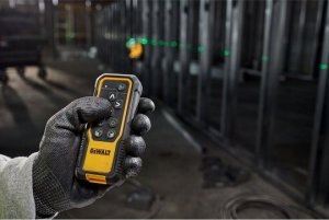 DEWALT. LINEAR LASER 18V   DCLE34035D1 GREEN 3x360 1x2.0Ah 7