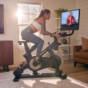 Rower spinningowy NordicTrack X24 z wyświetlaczem 4