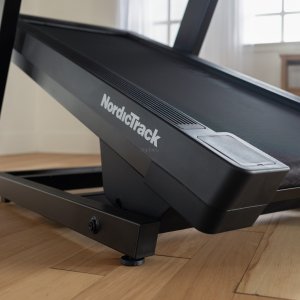 Bieżnia elektryczna X16 NordicTrack z wyświetlaczem 9