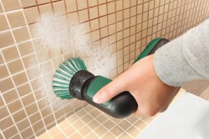 Bosch UniversalBrush akumulátorový čisticí kartáč s příslušenstvím 23