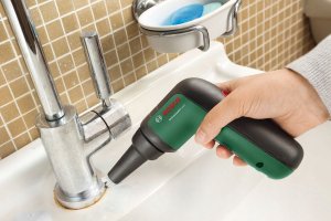 Bosch UniversalBrush akumulátorový čisticí kartáč s příslušenstvím 24