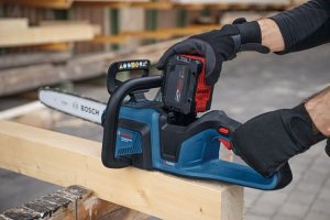 Piła łańcuchowa Bosch GKE 18V-40 18 V 40 cm 9