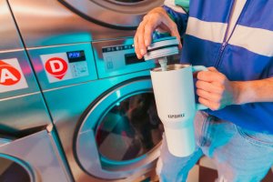 Kubek termiczny z teleskopową słomką Kambukka Rio Tumbler 950ml Frosty Coconut 11