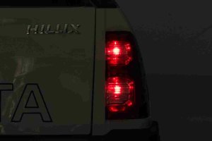 Toyota Hilux na akumulator dla dzieci Biały + Napęd 4x4 + Pilot + 2 bagażniki + Radio MP3 + LED 2