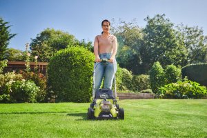 Cordless lawn mower RYOBI ONE+ RY18LMX33A-150, 18 V, 5.0 Ah, 33 cm, 35 l 2