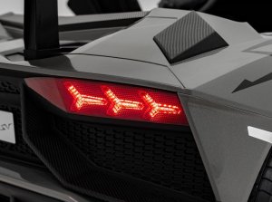 Auto Lamborghini Aventador SV na akumulator dla 2 dzieci Szary + Pilot 2,4 GHz + Pianka EVA + Audio LED 16