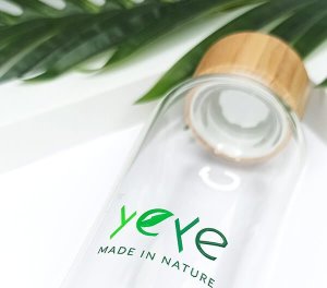 Butelka szklana z kamieniami kwarcu różowego YEYE 3