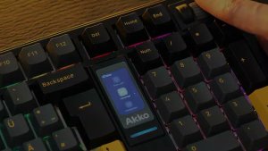 Akko 5098B PlusBlack and Gold Gaming Tastatur mit Diplay - V3 Piano Pro 2