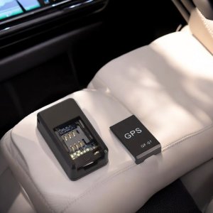 QIKtech Mini lokalizator pojazdu gps tracker podsłuch ukryty sim śledzenie (czarny) 7