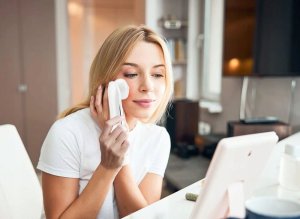 WIELOFUNKCYJNY MASAŻER DO TWARZY AE-903 4