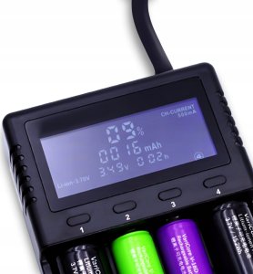 ŁADOWARKA DO AKUMULATORÓW DRIVE Lii-PD4 2