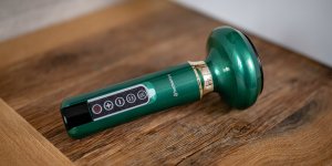 Masażer antycellulitowy z funkcją bańki chinskiej Humanas DermaSmooth - zielony 7