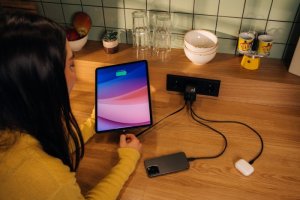 Verbatim Gan Charger 65W 2xUSB-C PD,1xUSB-A, retrac. Cable  32217 2