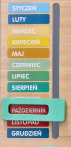 Drewniany kalendarz edukacyjny - tablica dla dzieci 10