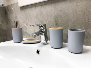 Zestaw łazienkowy szczotka do WC dozownik mydła mydelniczka kubek 6 elementów szary Kik sp. z o.o. sp. k. 9