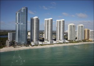 galeria plakatu Aerial view of Miami Beach, a bony-finger-like barrier island separated by Biscayne Bay from Miami and other South Florida cities., Carol Highsmith - plakat 100x70 cm 1