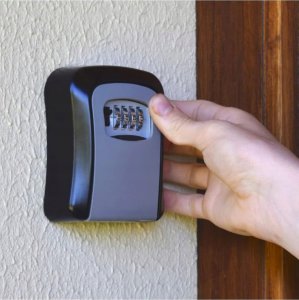 SEJF SKRYTKA NA KLUCZE SKRZYNKA KASETKA NA ŚCIANĘ SZYFR KOD AirBnB BOOKING 12