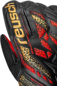 Rękawice bramkarskie Reusch Attrakt Solid czerwono-czarne 5570515 7075 8 6