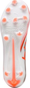 Buty piłkarskie Puma Ultra 5 Match FG/AG 108166 01 42 6