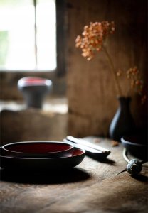 SOLID talerz 23,5 cm, czerwono-czarny 4