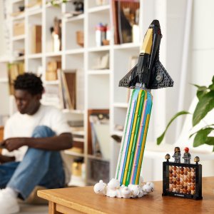 LEGO Icons Radość z Pharrellem Williamsem (10391) 5