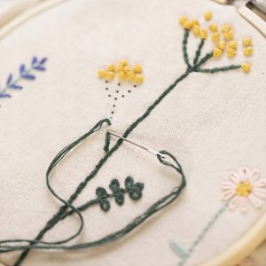 DIY Kit creativ company Starter Craft Set Embroidery Flower - perfect complete set for beginners to 4