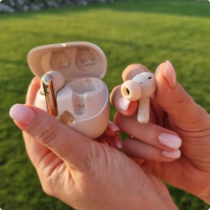 SŁUCHAWKI DAMSKIE BEZPRZEWODOWE BLUETOOTH 5.4 DOKANAŁOWE BEŻOWE + POWERBANK 6