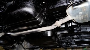 Farba OKRĘTOWA antykorozyjna Sigmashield 880 na podwozie auta 20l czarna 3