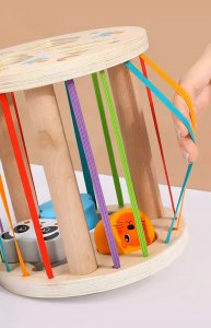 DREWNIANY SORTER KLOCKÓW ELASTYCZNA KOSTKA SENSORYCZNA MONTESSORI GUMKI 6 KLOCKÓW 1
