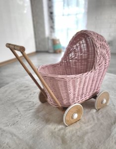 Wiklinowy wózek dla lalek pchacz - różowy 3