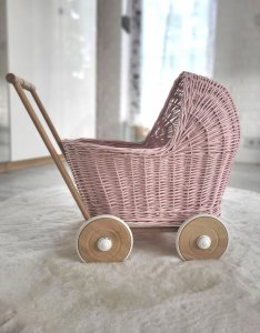 Wiklinowy wózek dla lalek pchacz - różowy 4