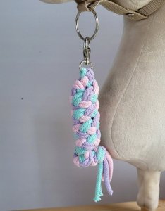 Uwiąz dla Hobby Horse ze sznurka - mięta/ fiolet/ jasny róż 1